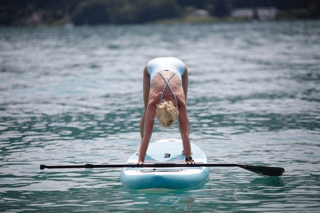 Yoga auf dem SUP Yoga auf dem SUP