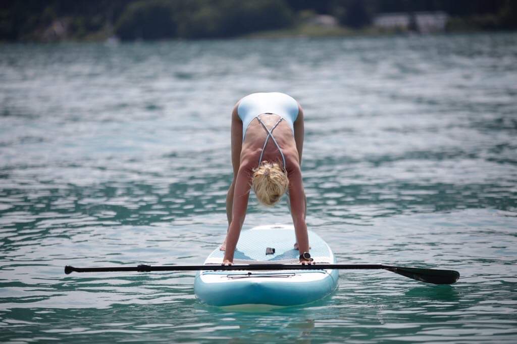 Yoga auf dem SUP Yoga auf dem SUP
